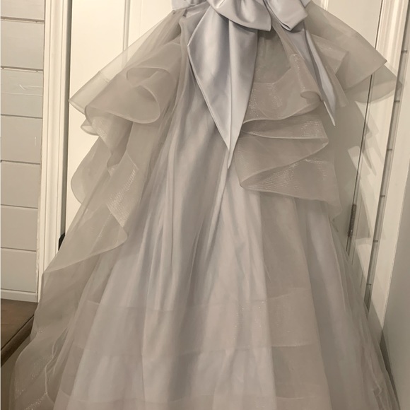 A Beautiful Jovani Gown. A grayish purple color - Picture 1 of 2